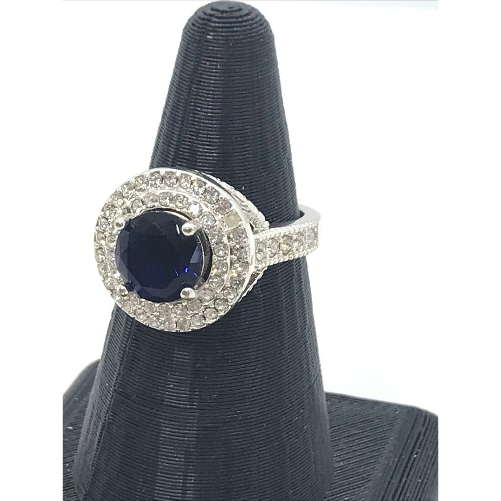 Blue Stone‎ cushion cut size 5.5 Clear Crystals Silver tone